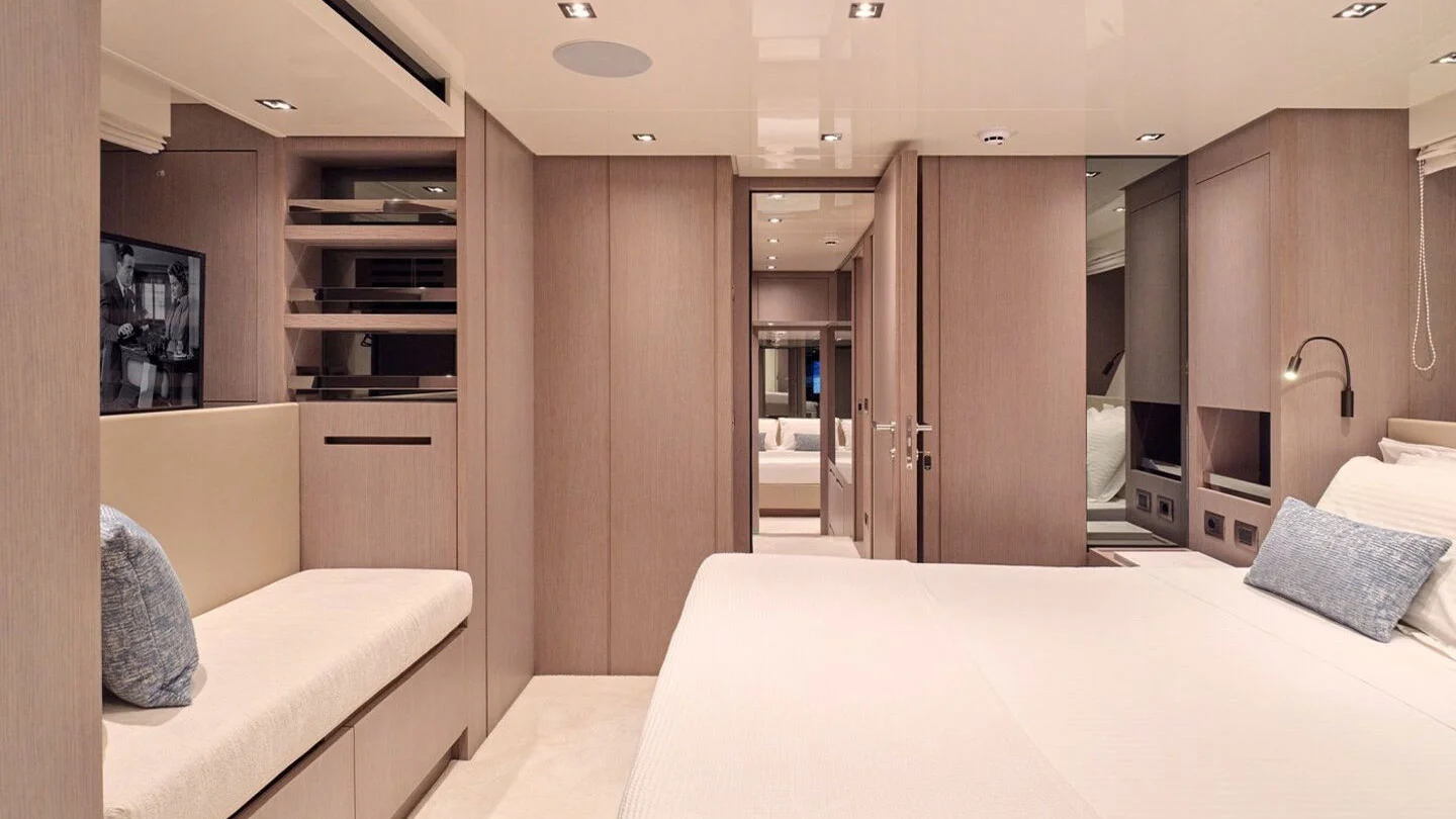 2022 Sanlorenzo SX76