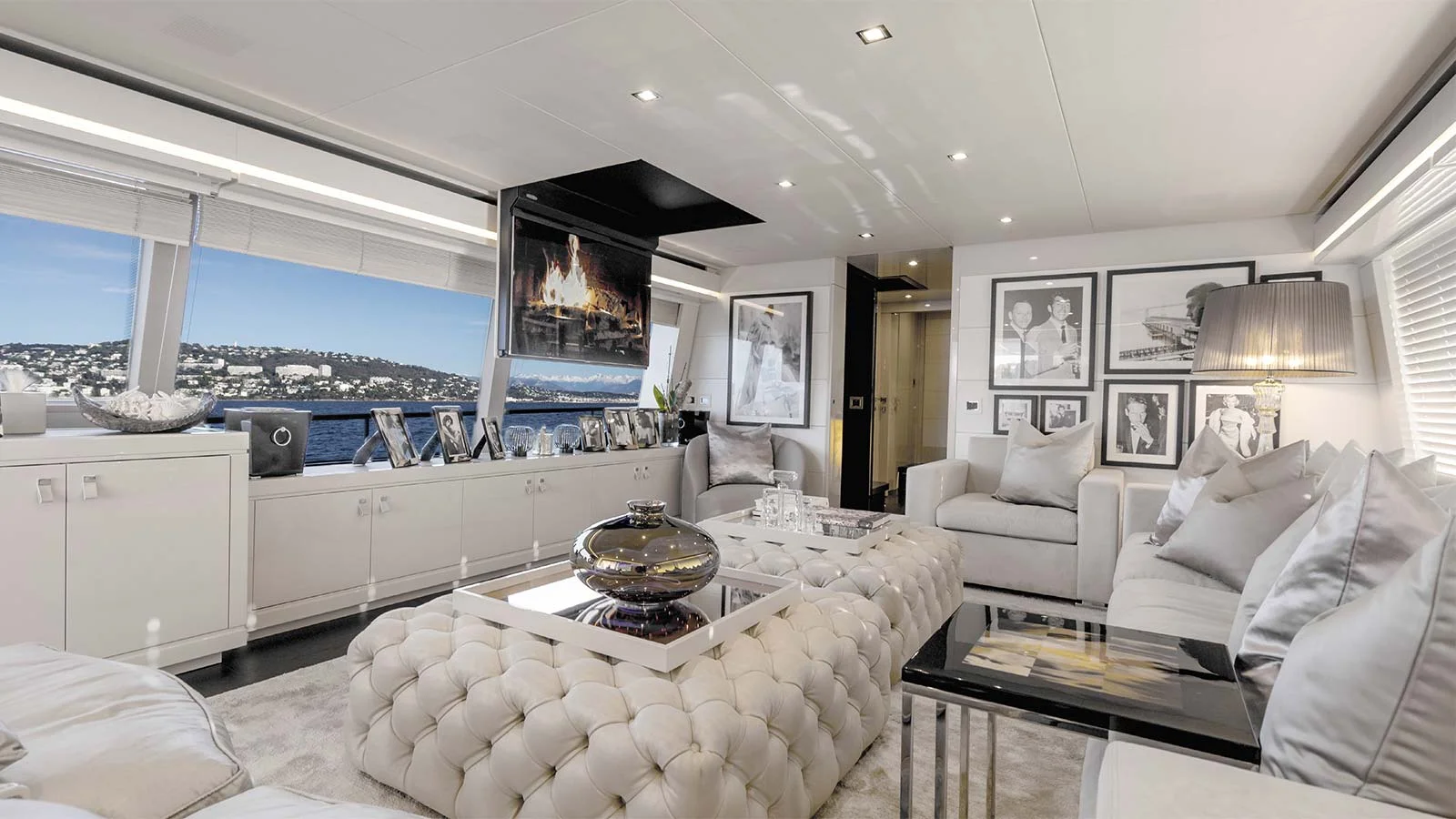2015 Custom Line Navetta 28