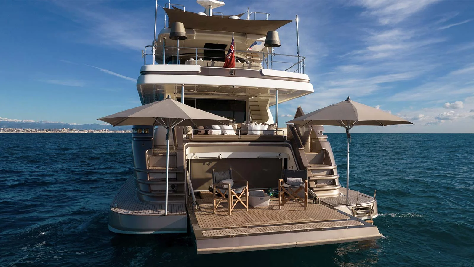 2015 Custom Line Navetta 28