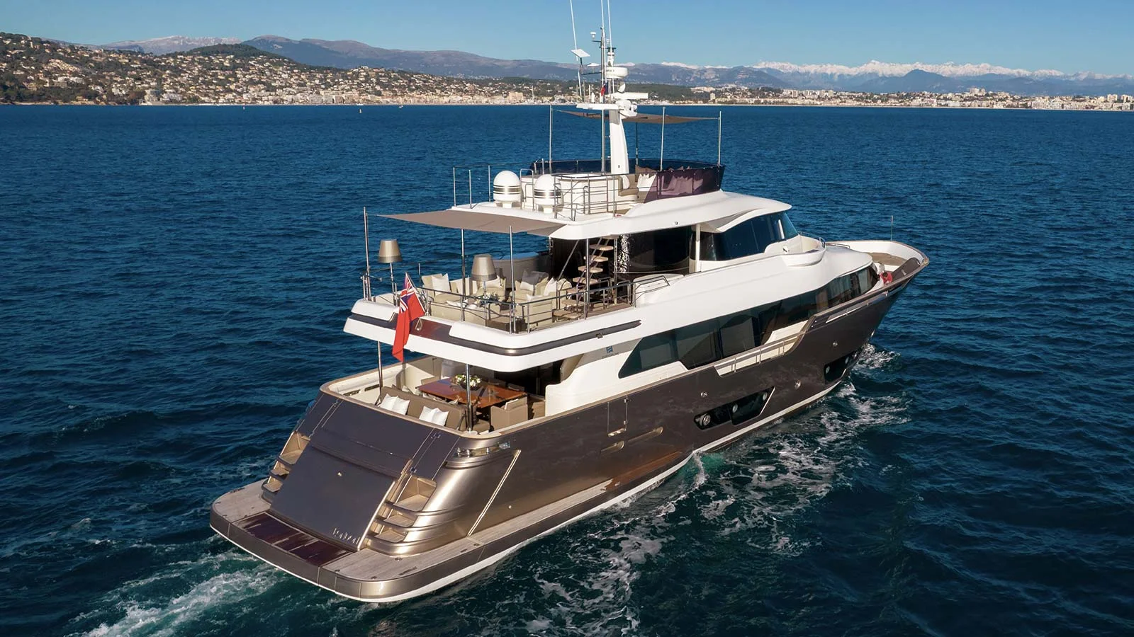 2015 Custom Line Navetta 28