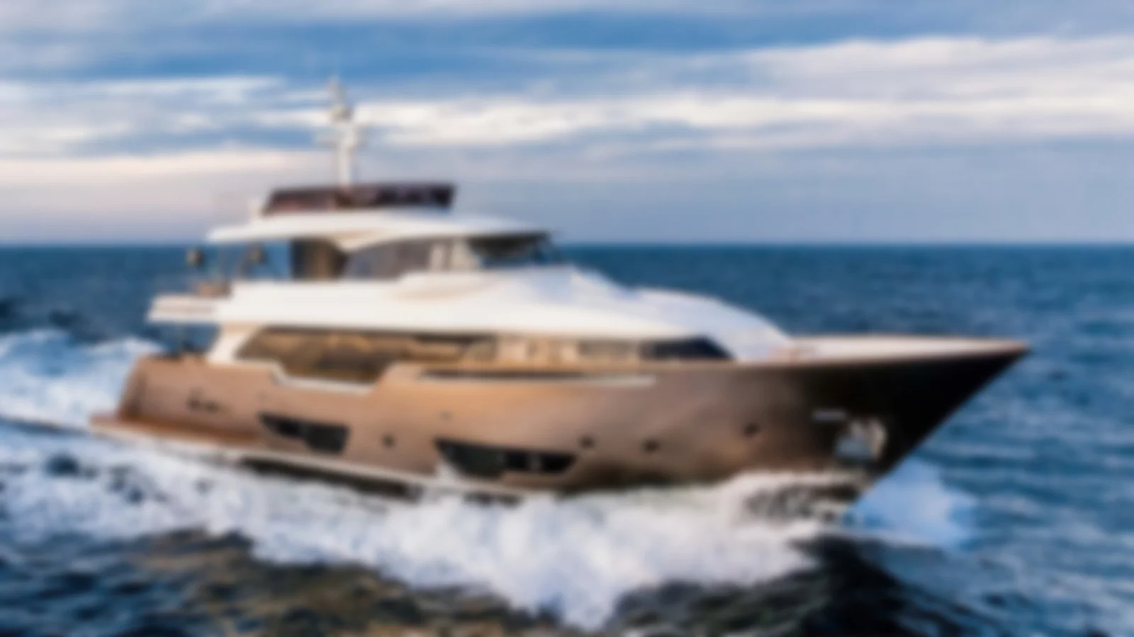 2015 Custom Line Navetta 28