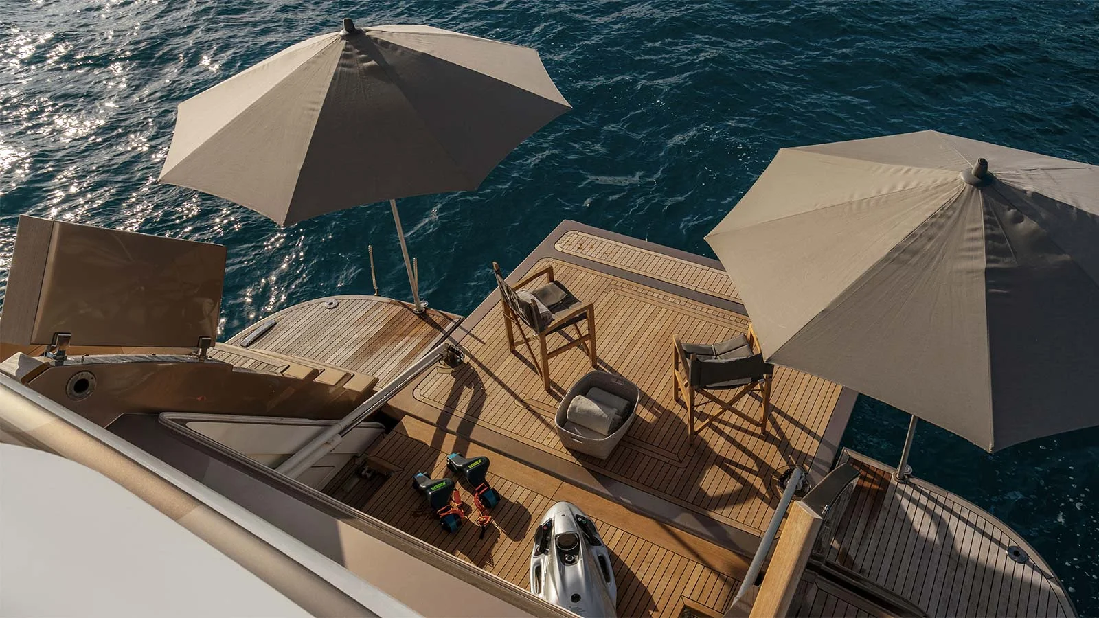 2015 Custom Line Navetta 28