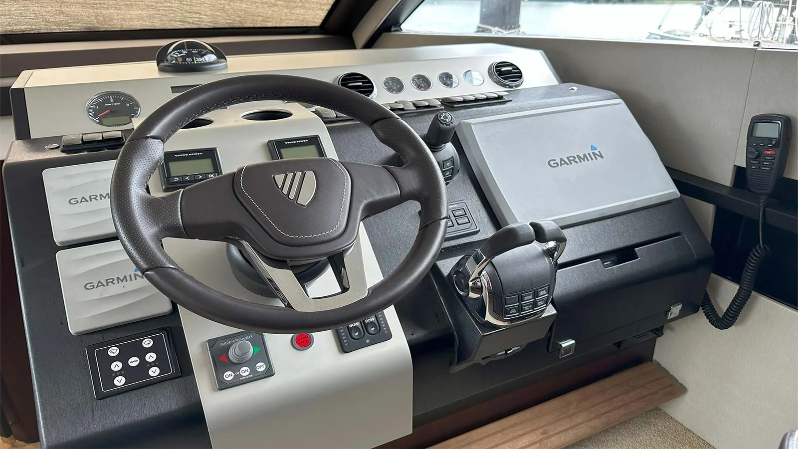 2016 Fairline Squadron 48