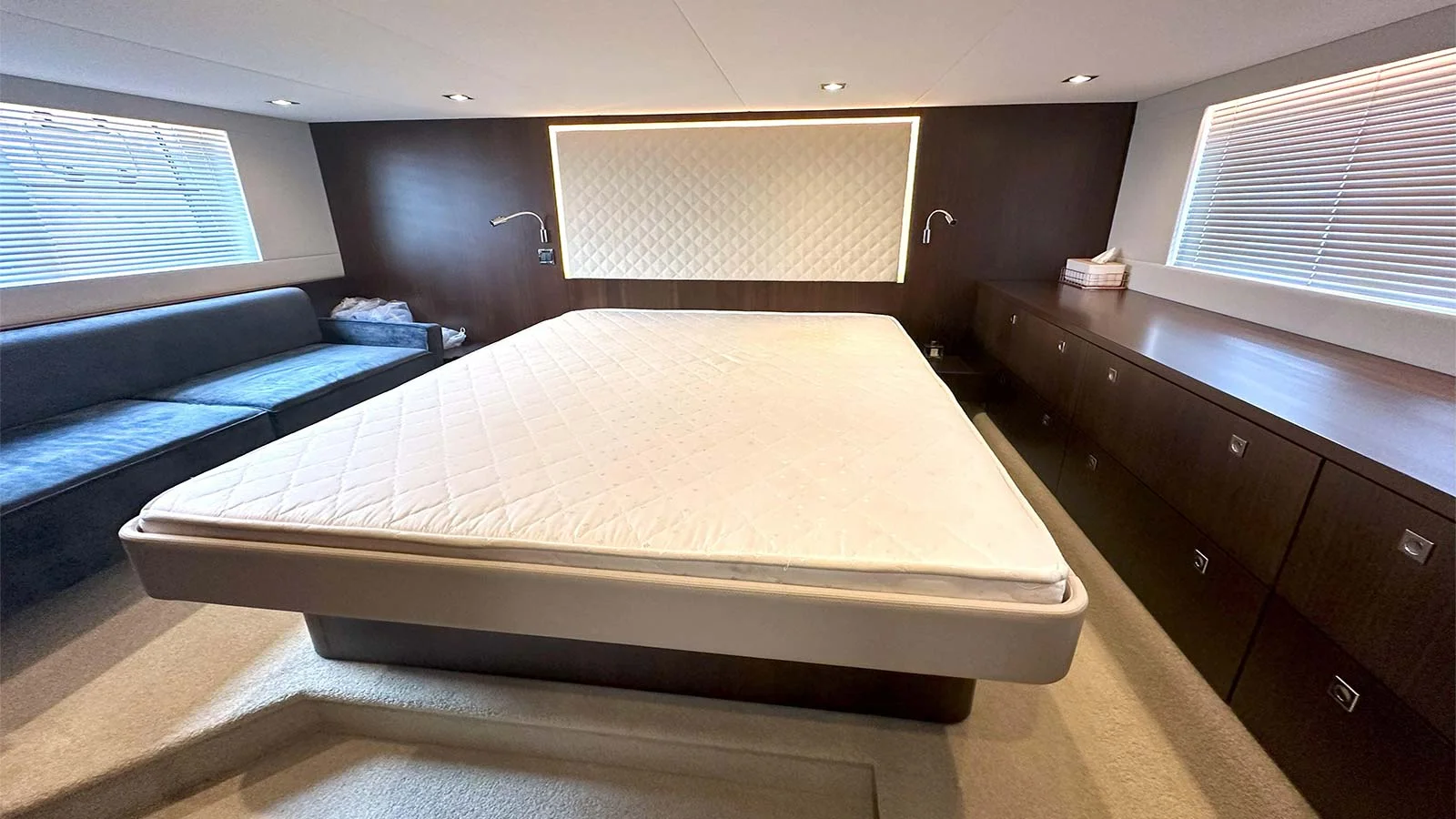 2016 Fairline Squadron 48