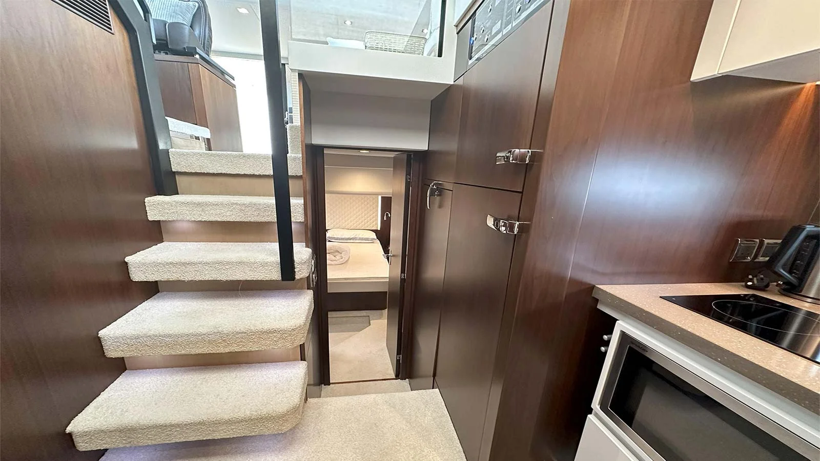 2016 Fairline Squadron 48