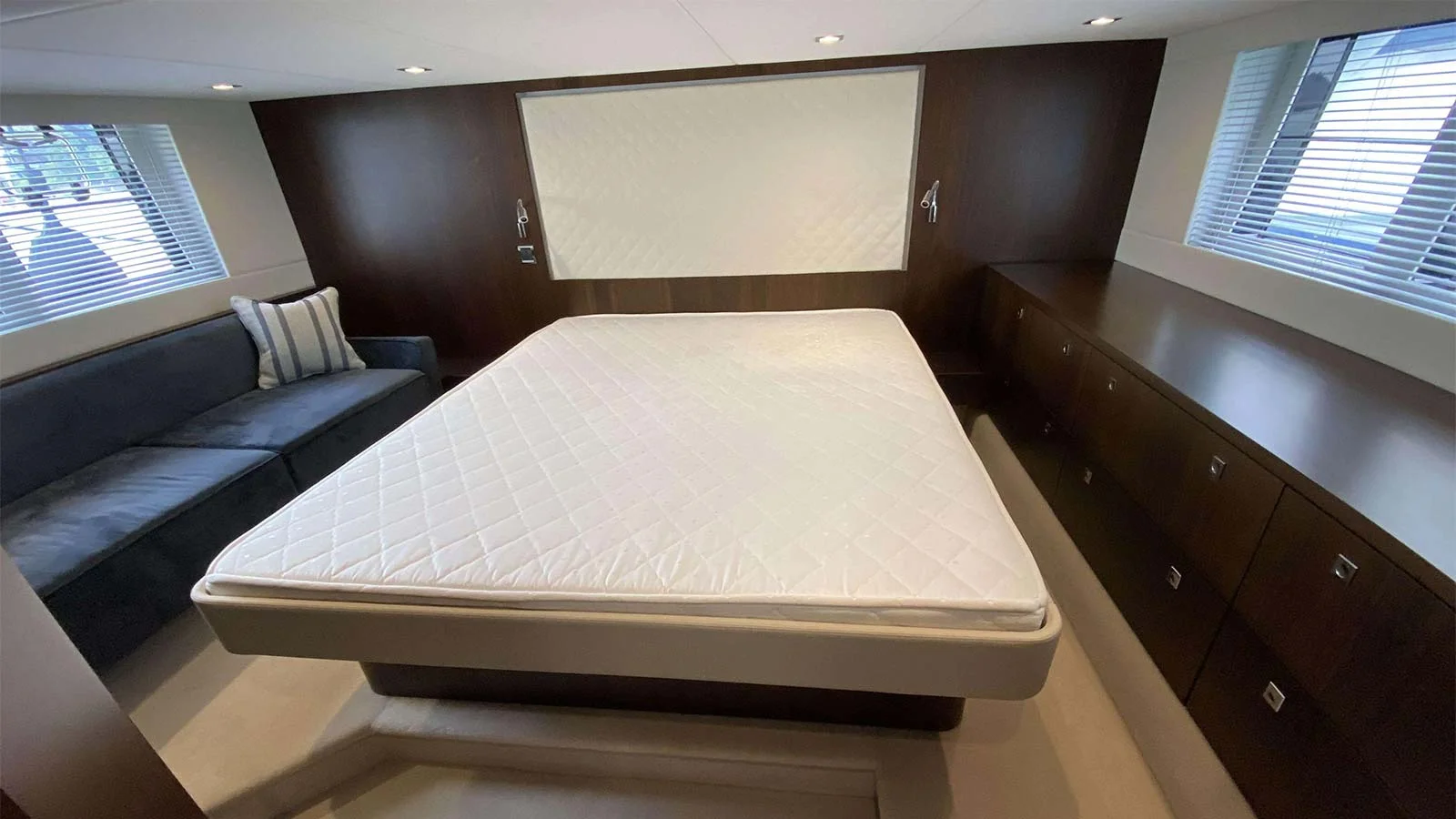 2020 Absolute Navetta 73