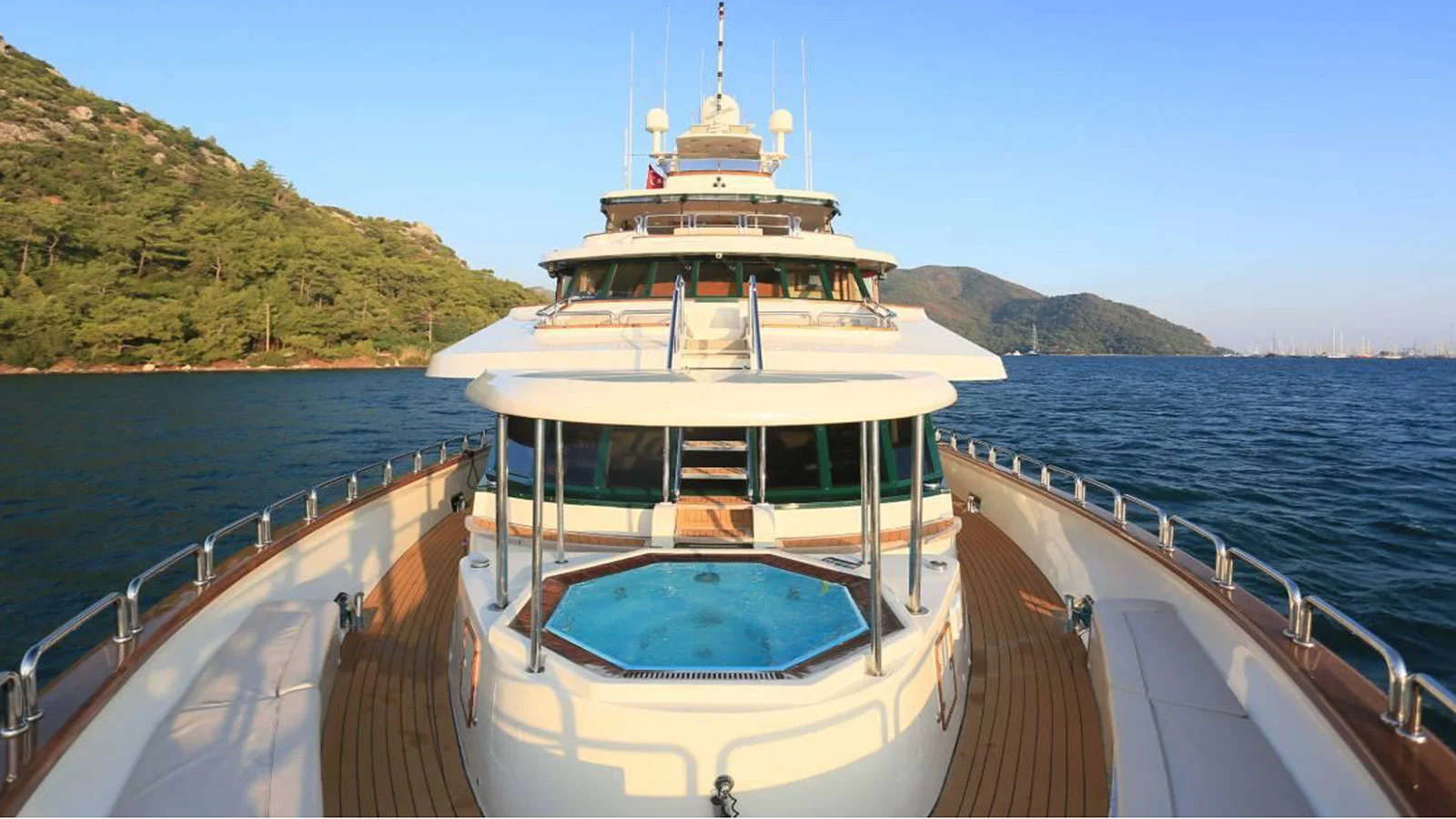 2004 Westport 42m