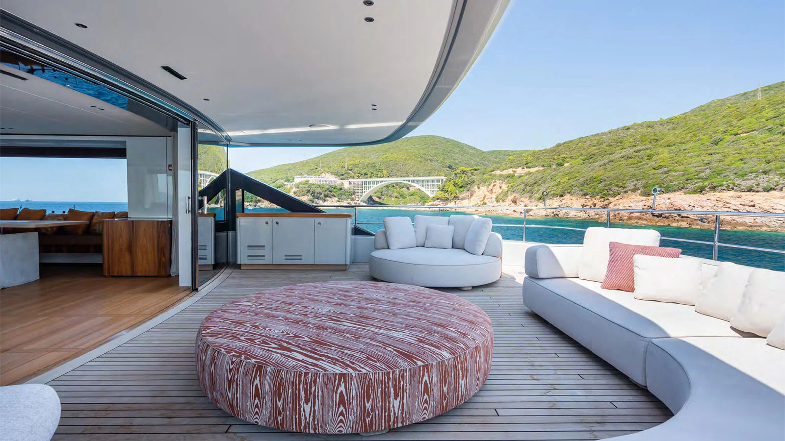 2021 Benetti Oasis 40m