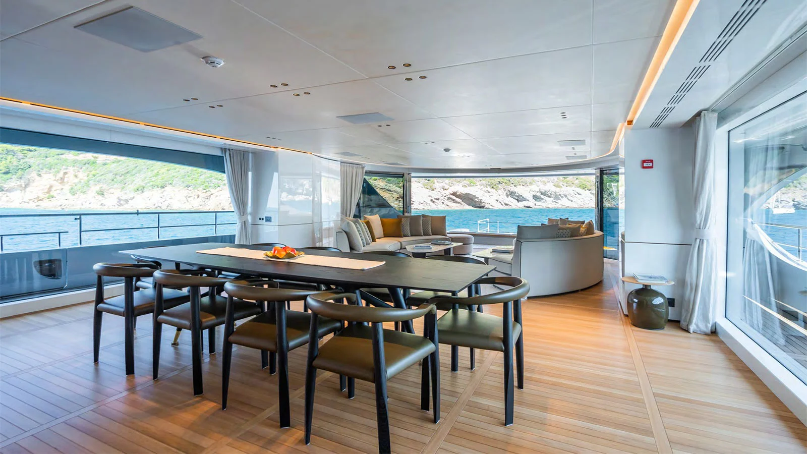 2021 Benetti Oasis 40m