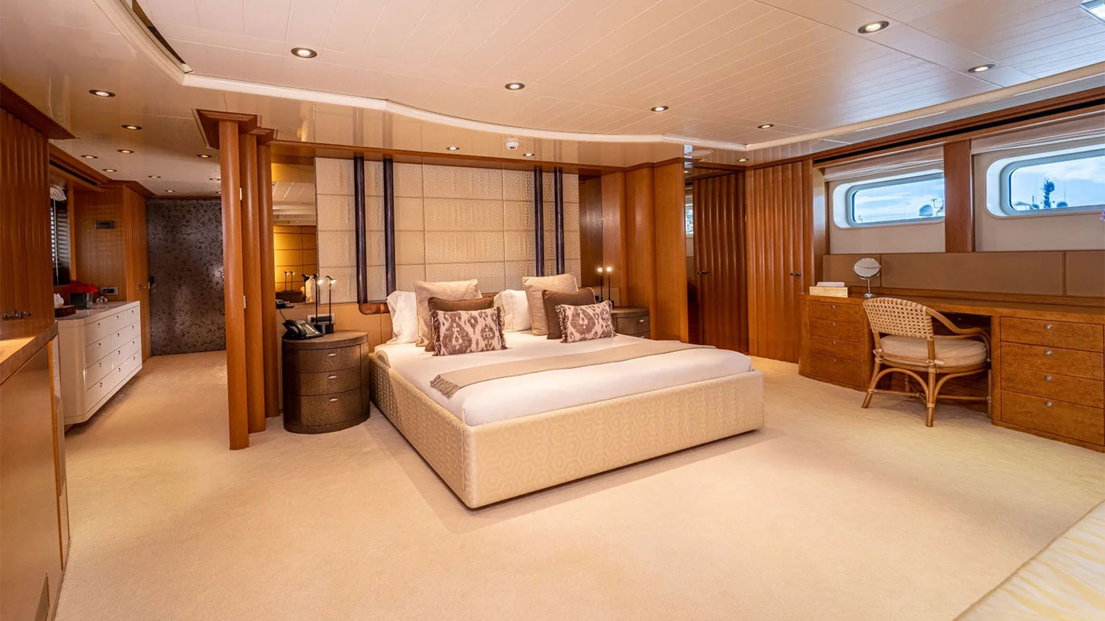 2003 Heesen 44m