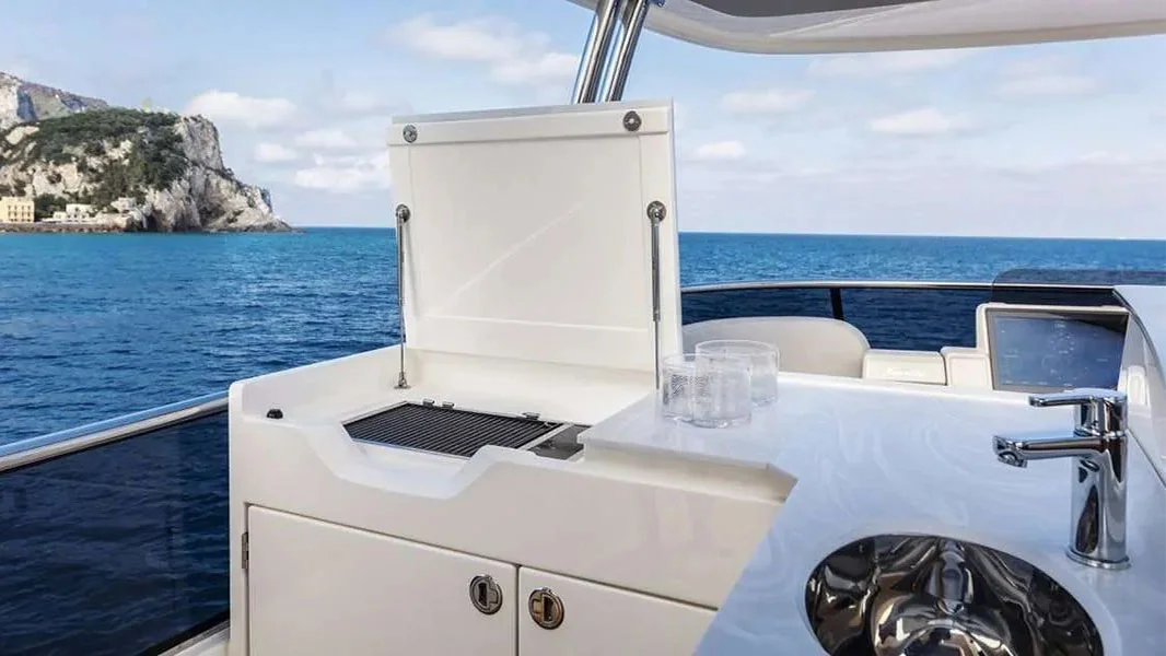 2023 Absolute Navetta 68