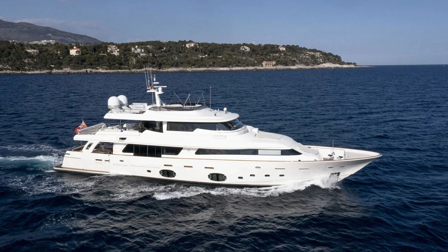 2013 Custom Line Navetta 33
