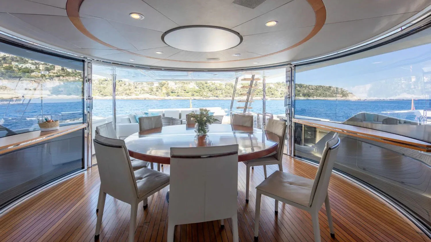 2013 Custom Line Navetta 33