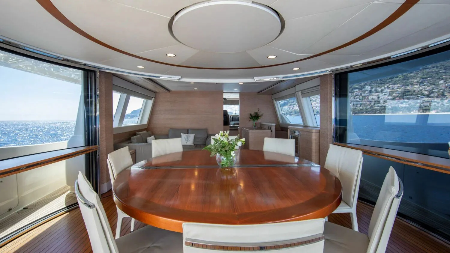 2013 Custom Line Navetta 33