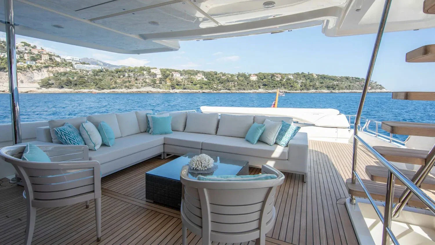 2013 Custom Line Navetta 33