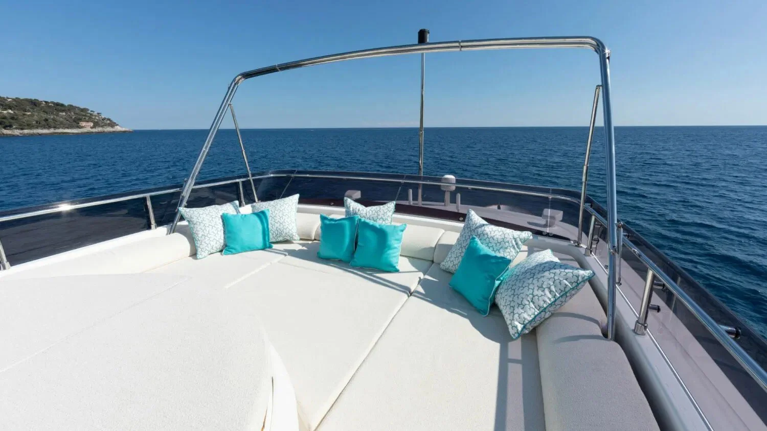 2013 Custom Line Navetta 33