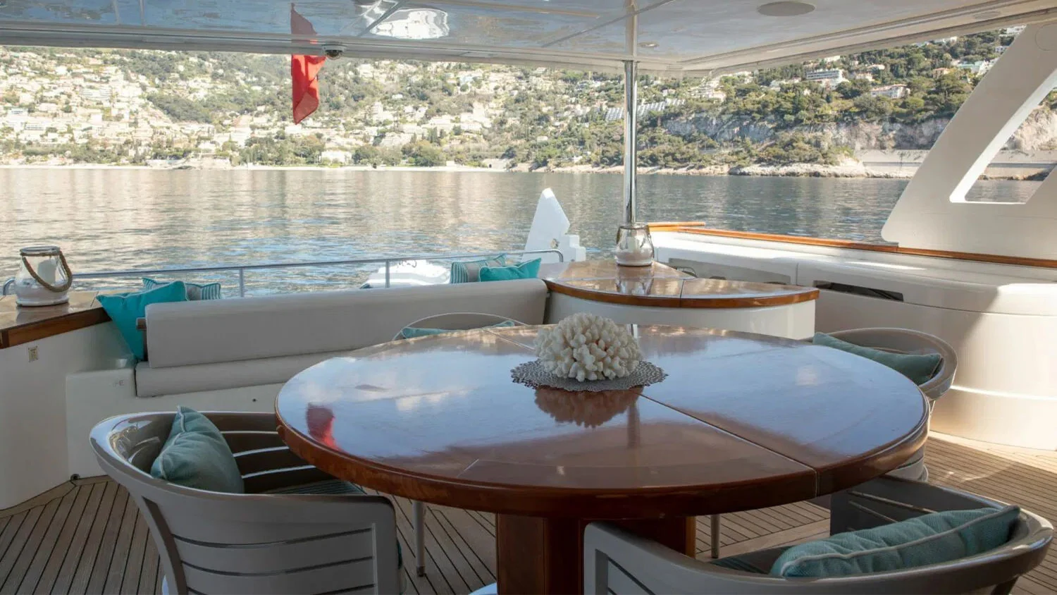 2013 Custom Line Navetta 33