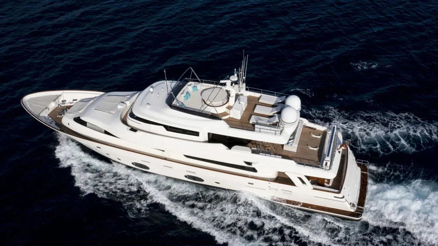 2013 Custom Line Navetta 33