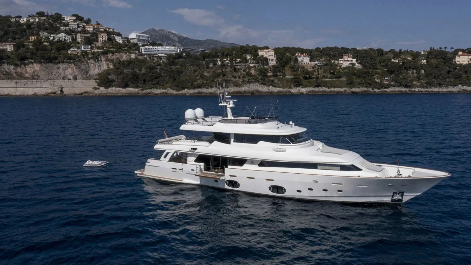 2013 Custom Line Navetta 33