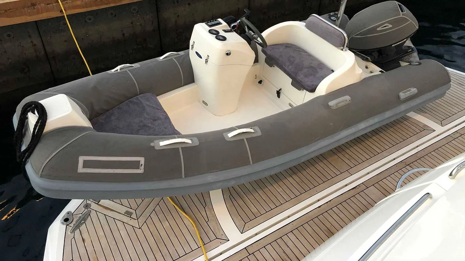 2007 Sunseeker 75 Yachts