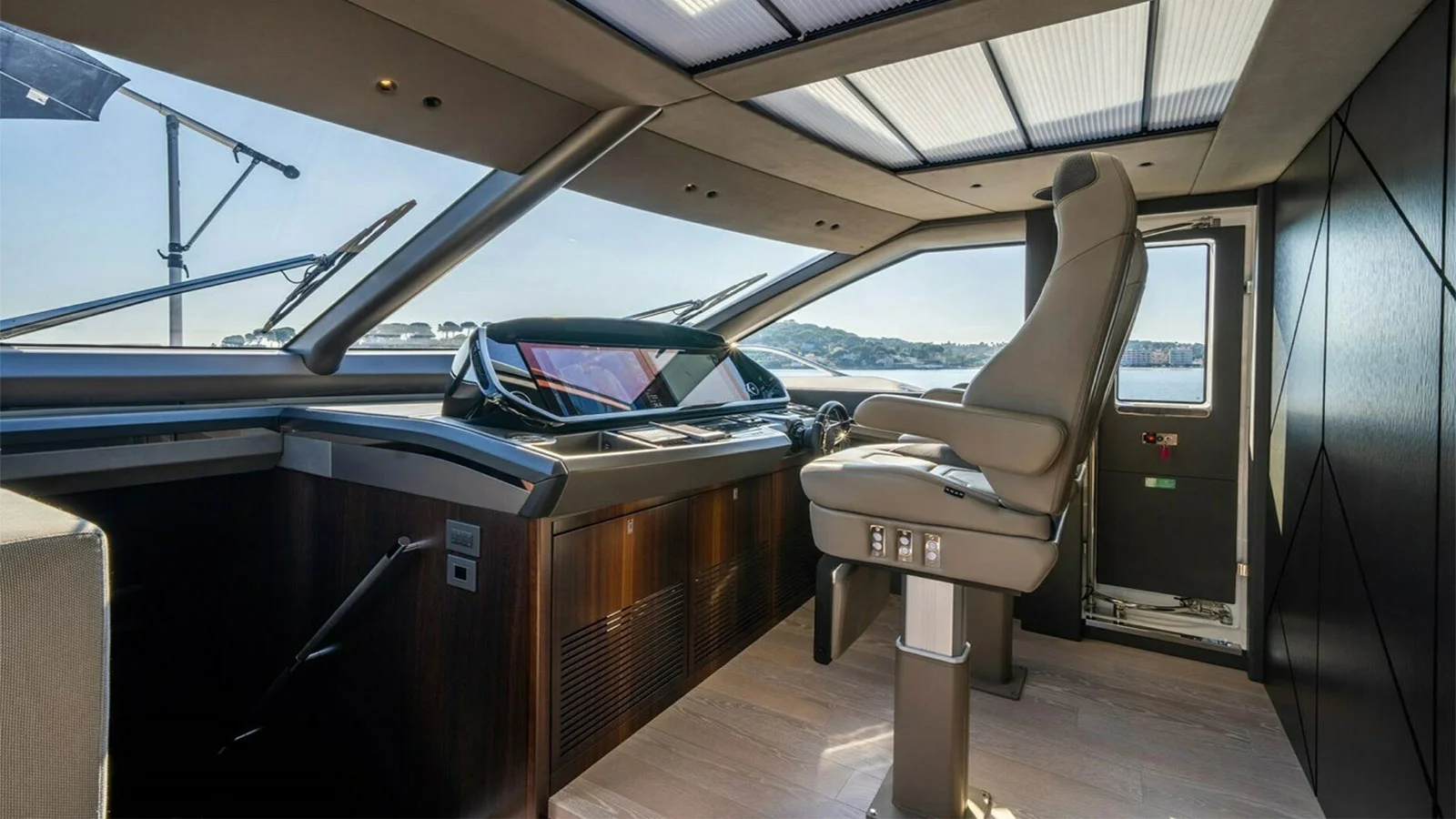 2022 Sunseeker 90 Ocean
