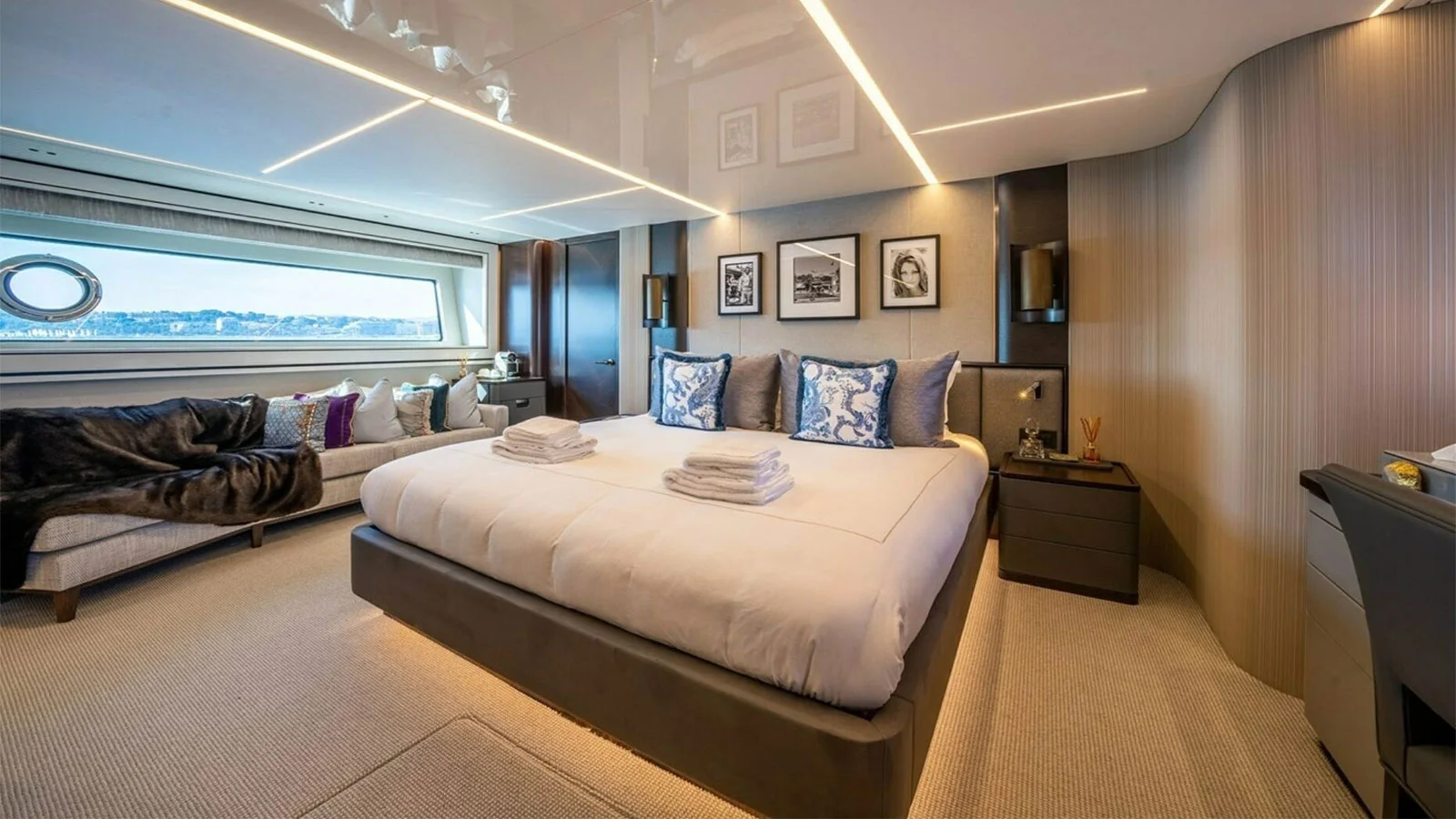 2022 Sunseeker 90 Ocean