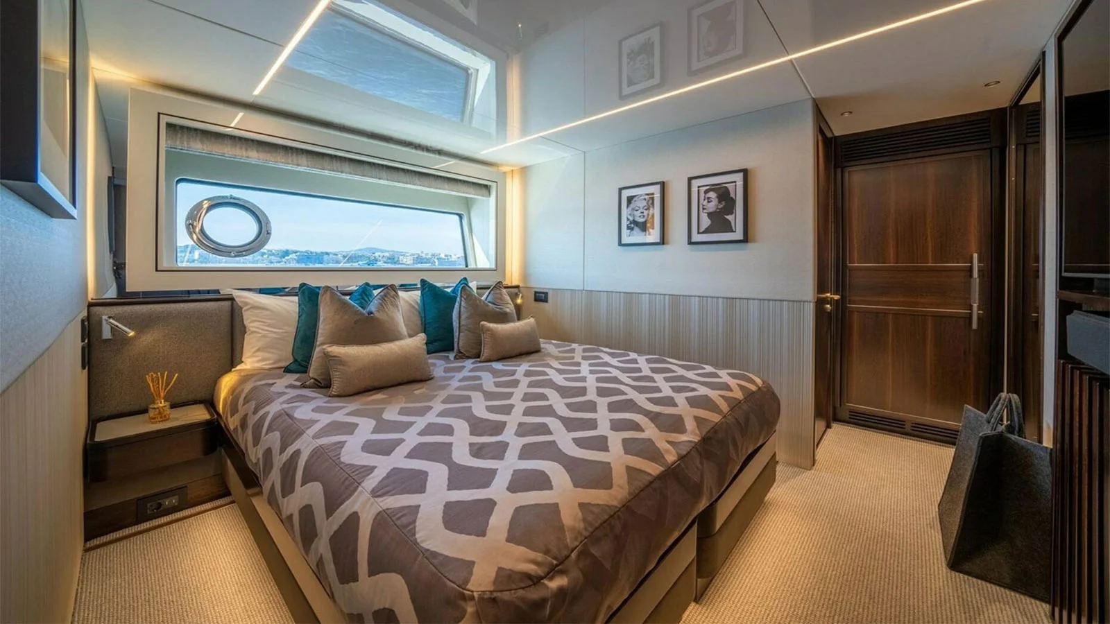 2022 Sunseeker 90 Ocean