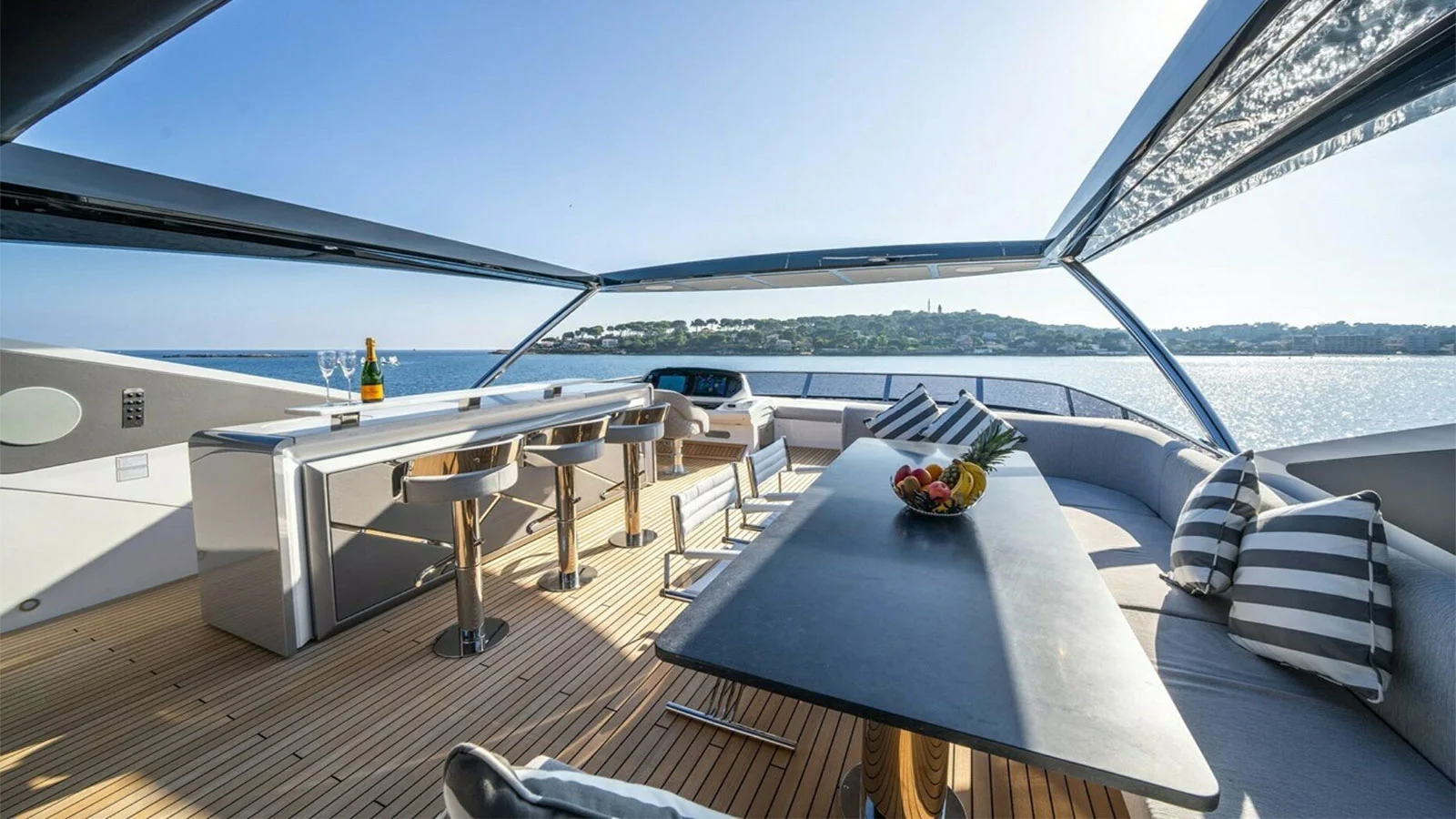 2022 Sunseeker 90 Ocean