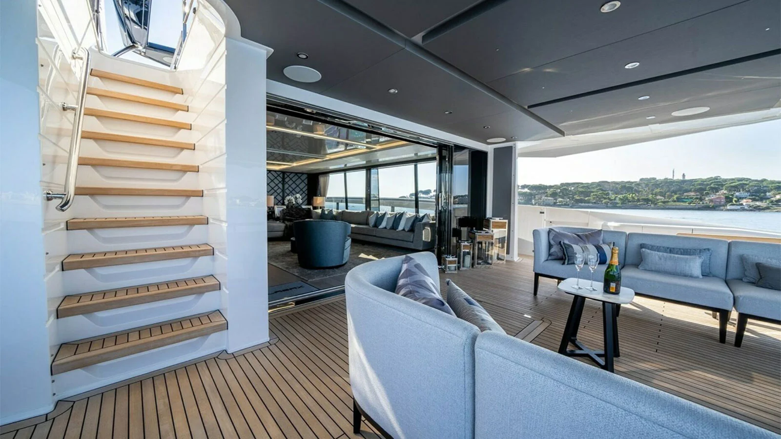 2022 Sunseeker 90 Ocean