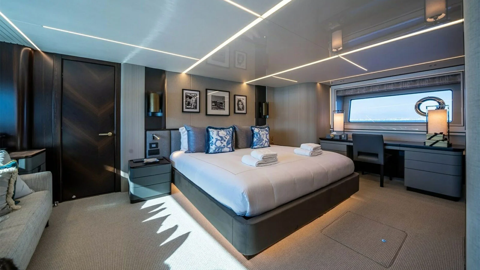 2022 Sunseeker 90 Ocean