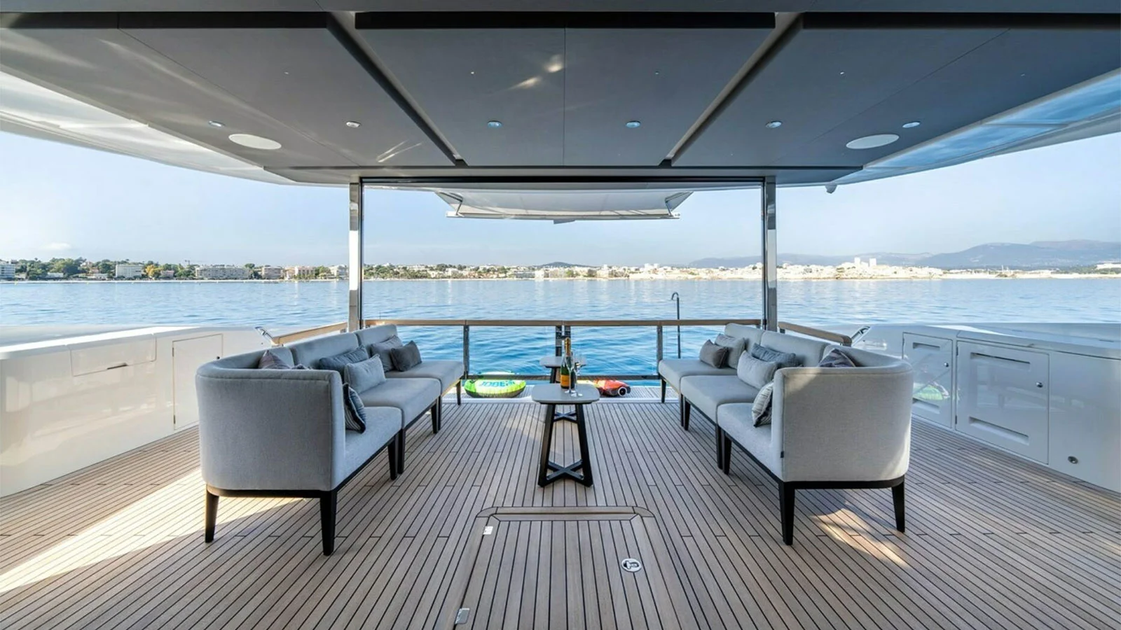 2022 Sunseeker 90 Ocean