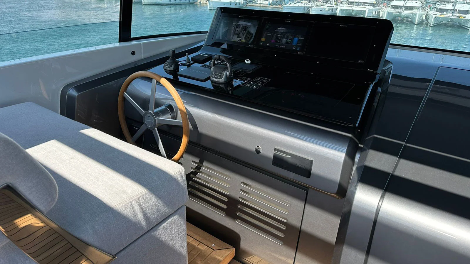 2024 Sanlorenzo SX76