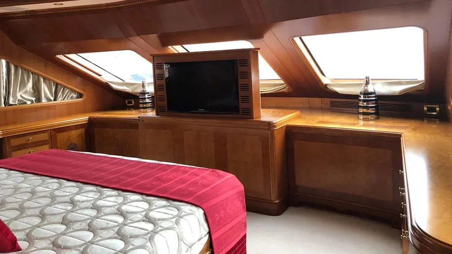 2010 Benetti Tradition 100