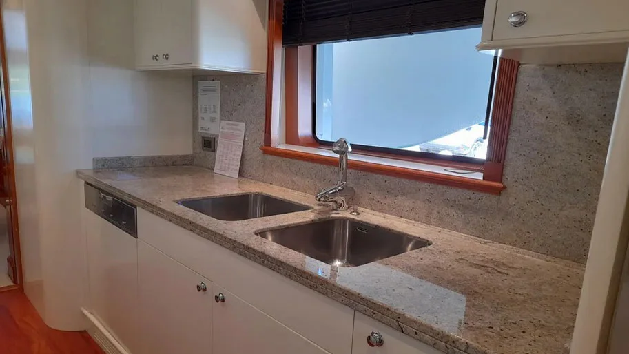 2010 Benetti Tradition 100