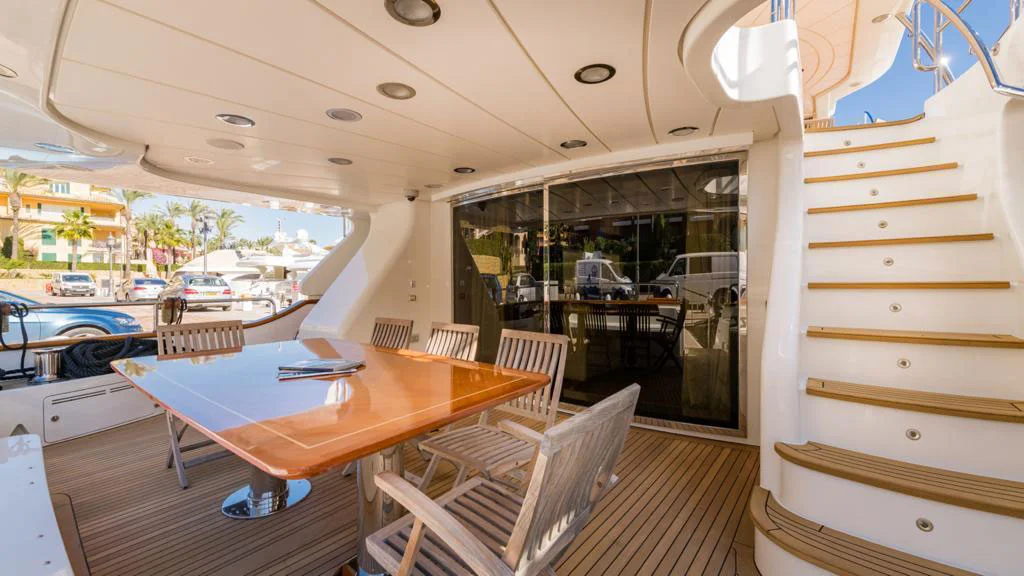 2010 Benetti Tradition 100