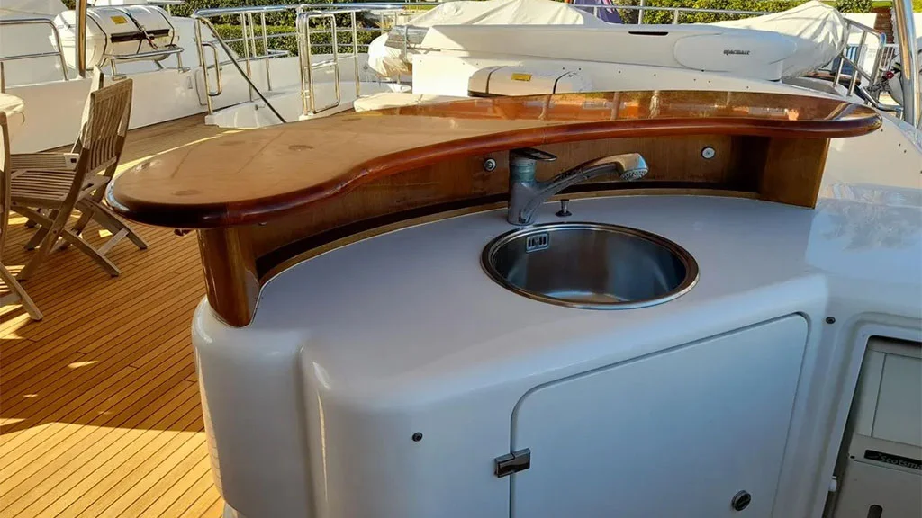 2010 Benetti Tradition 100