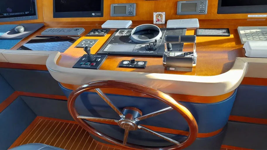 2010 Benetti Tradition 100