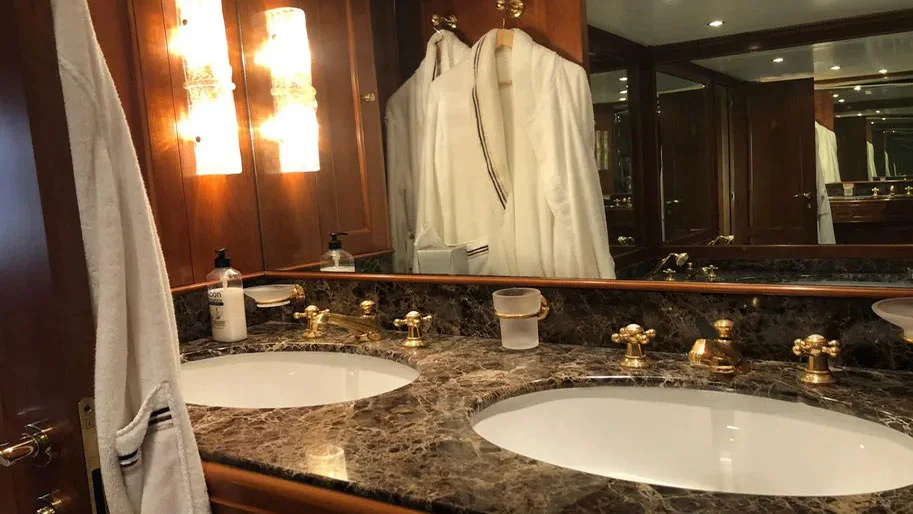 2010 Benetti Tradition 100