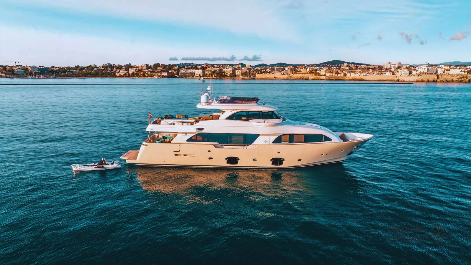 2013 Custom Line Navetta 26