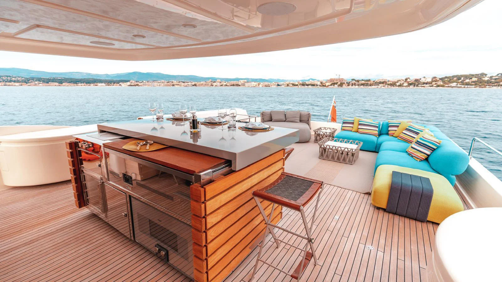 2013 Custom Line Navetta 26