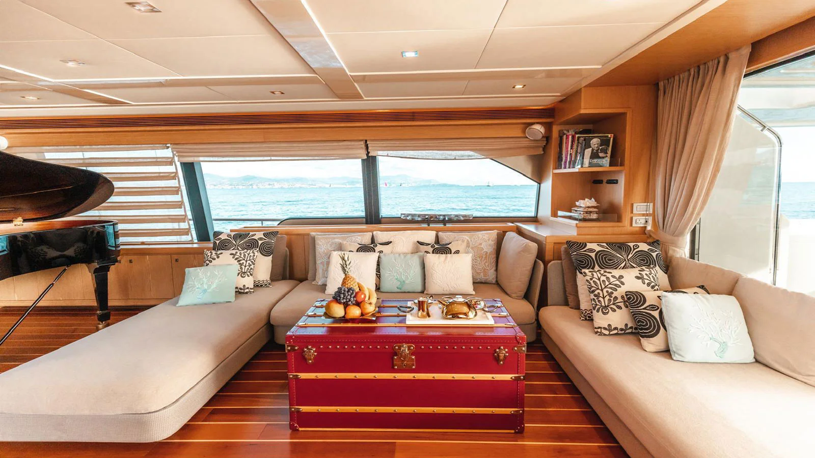 2013 Custom Line Navetta 26