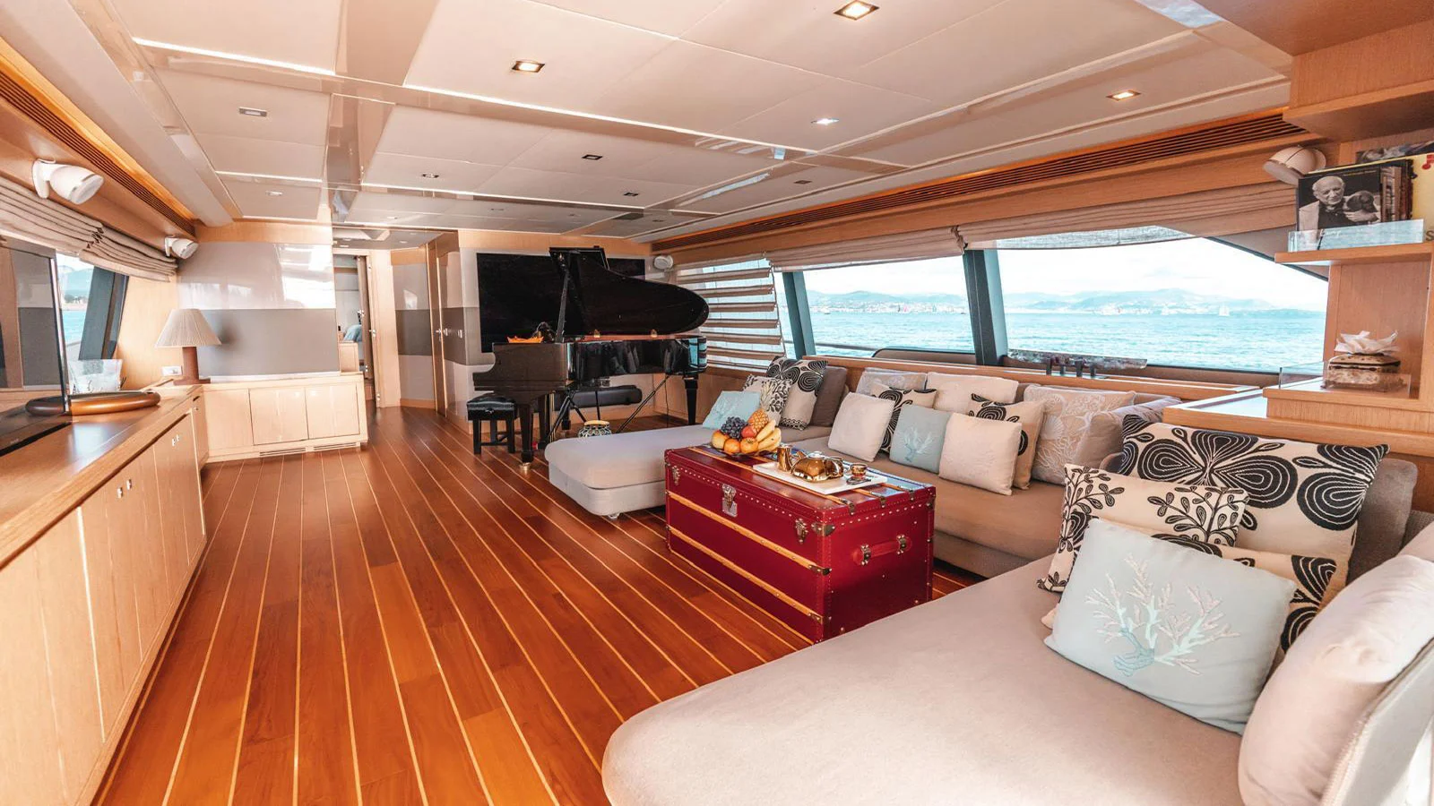 2013 Custom Line Navetta 26