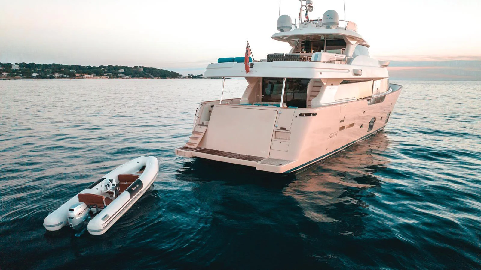 2013 Custom Line Navetta 26