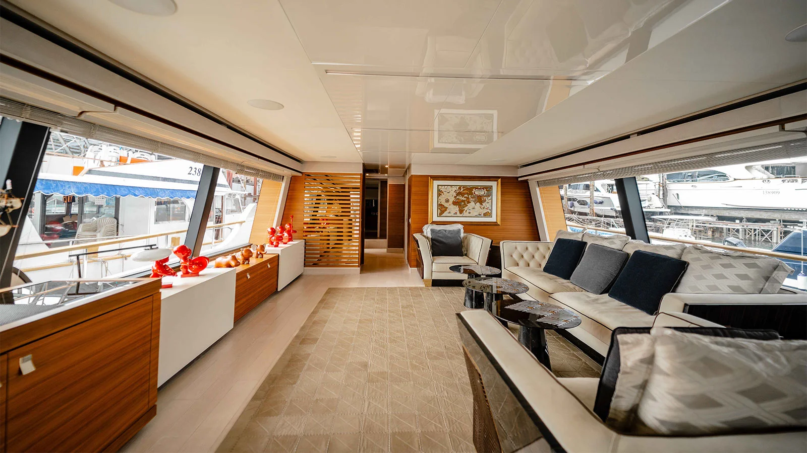 2016 Custom Line Navetta 28