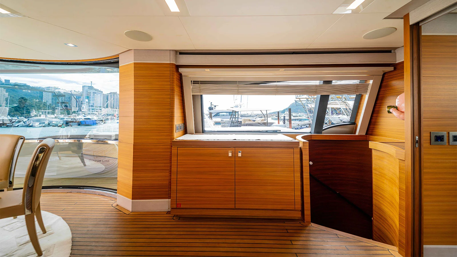 2016 Custom Line Navetta 28