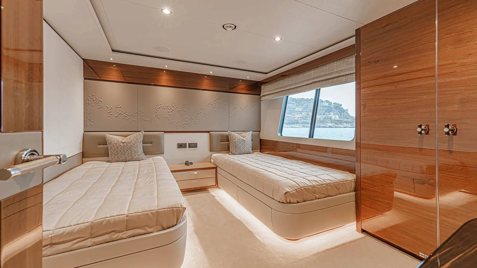 2018 Princess 35M