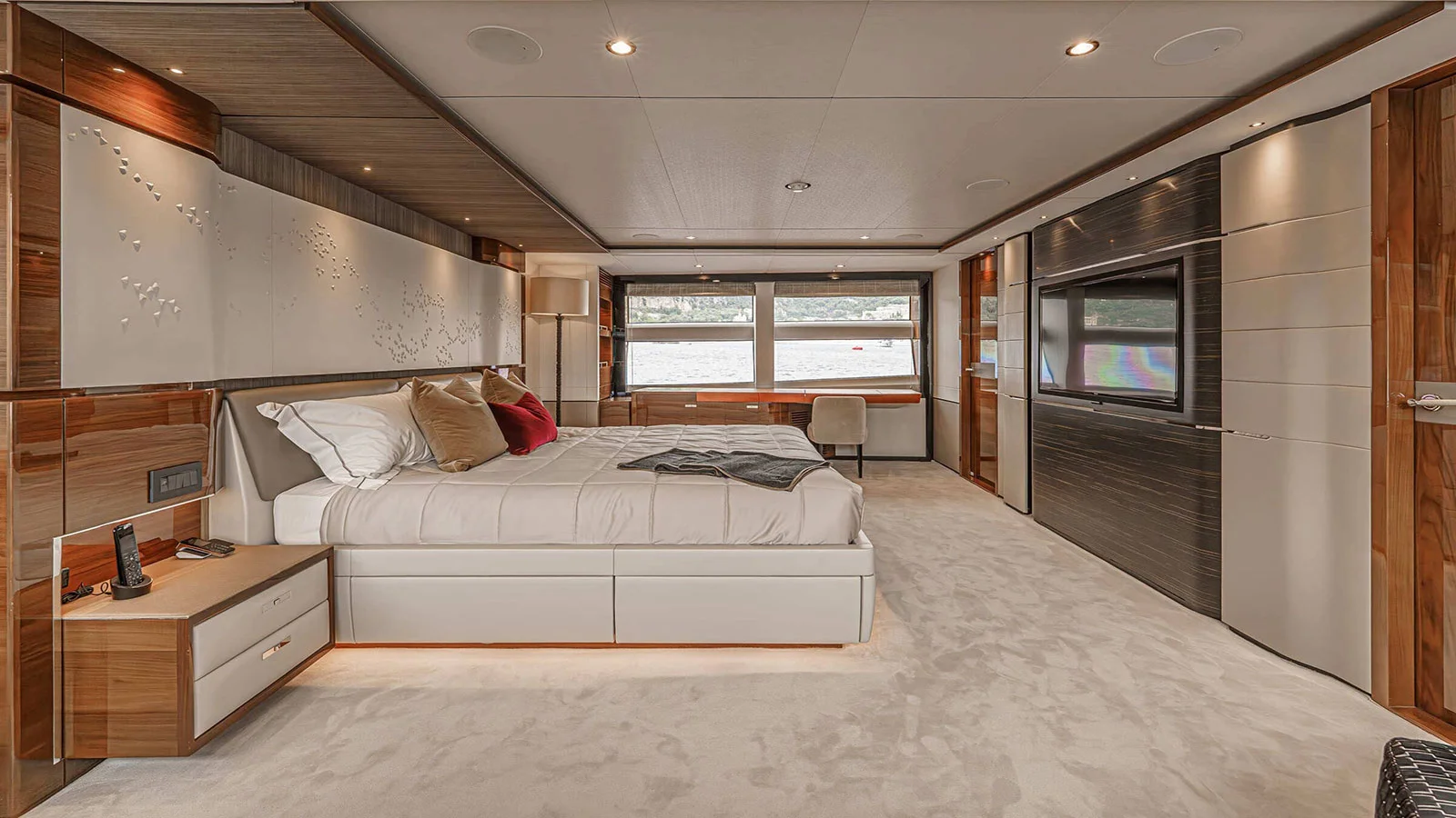 2018 Princess 35M