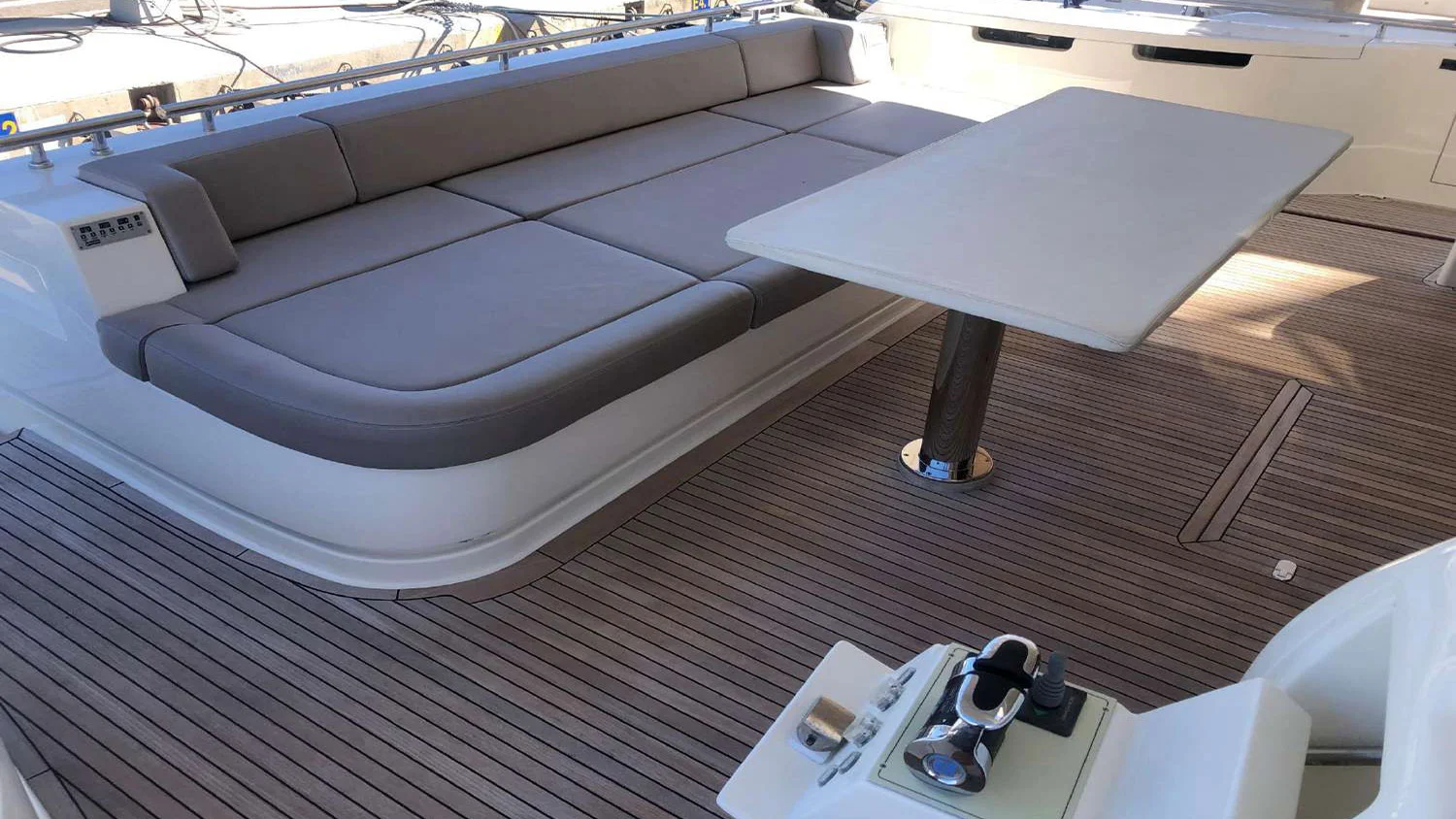 2015 Ferretti 800 HT