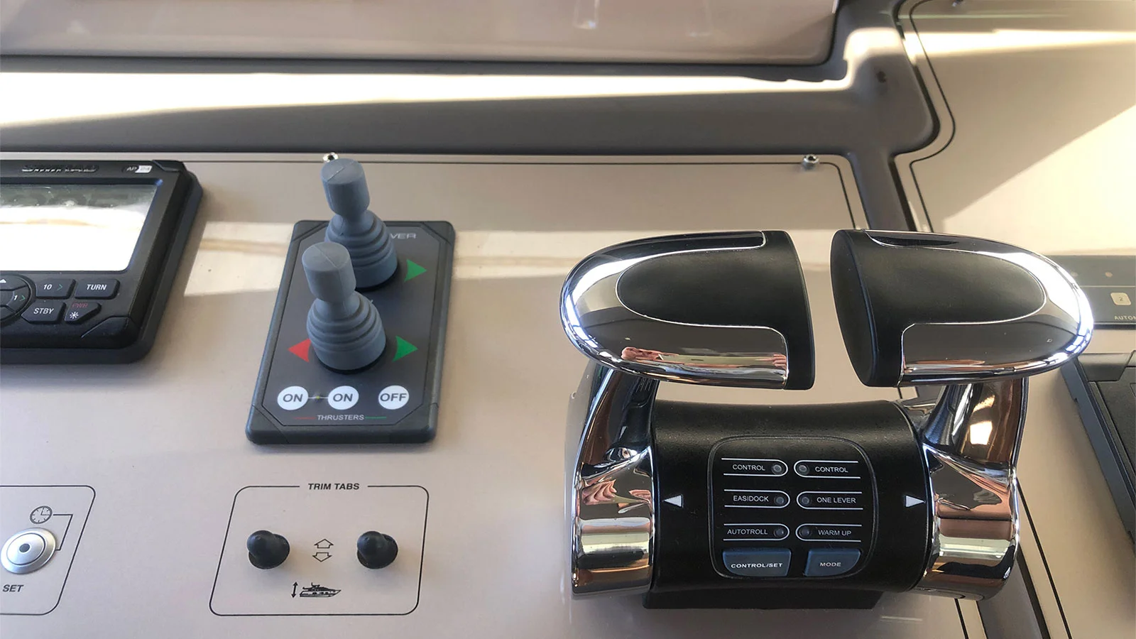 2015 Ferretti 800 HT