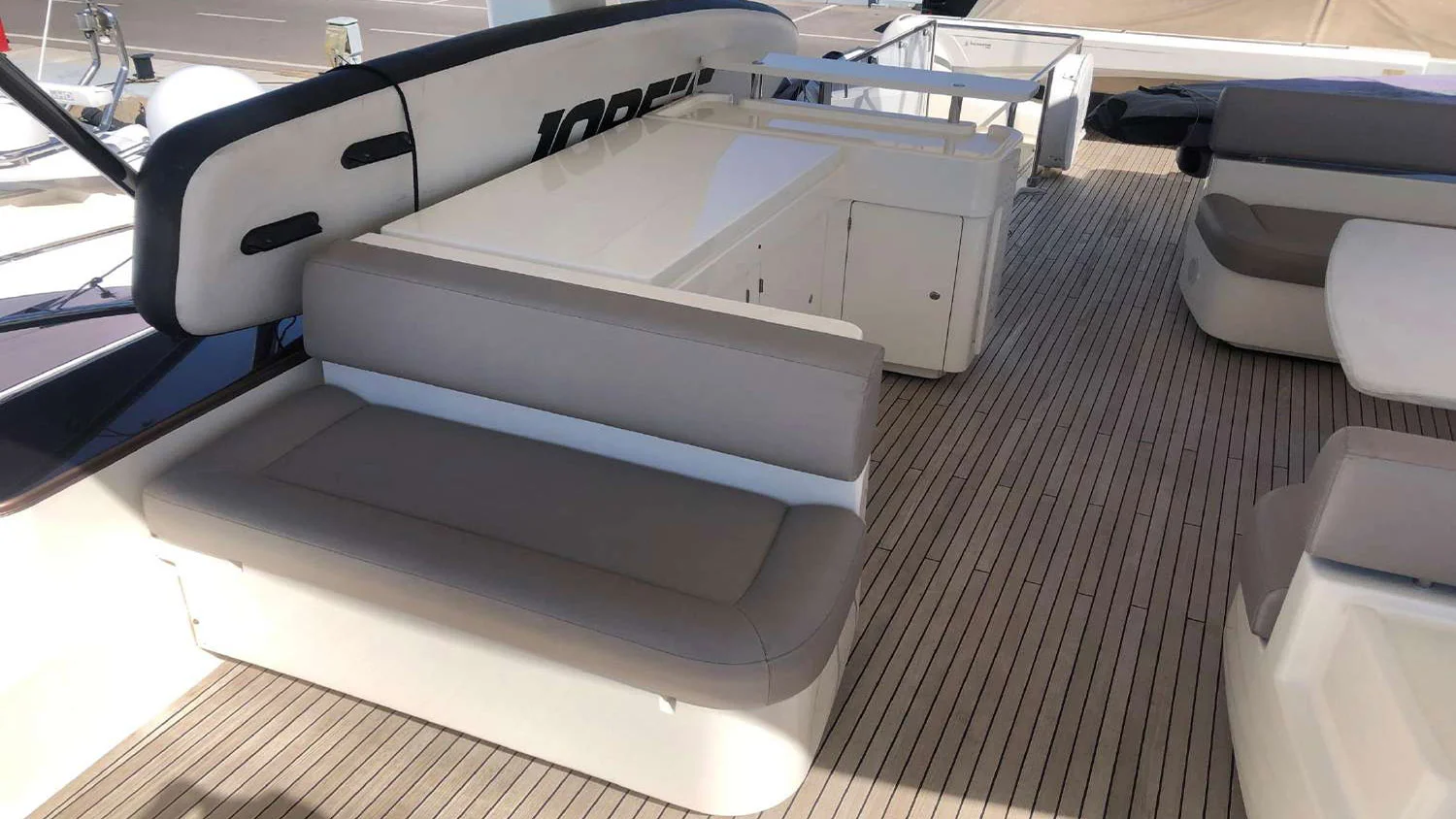 2015 Ferretti 800 HT